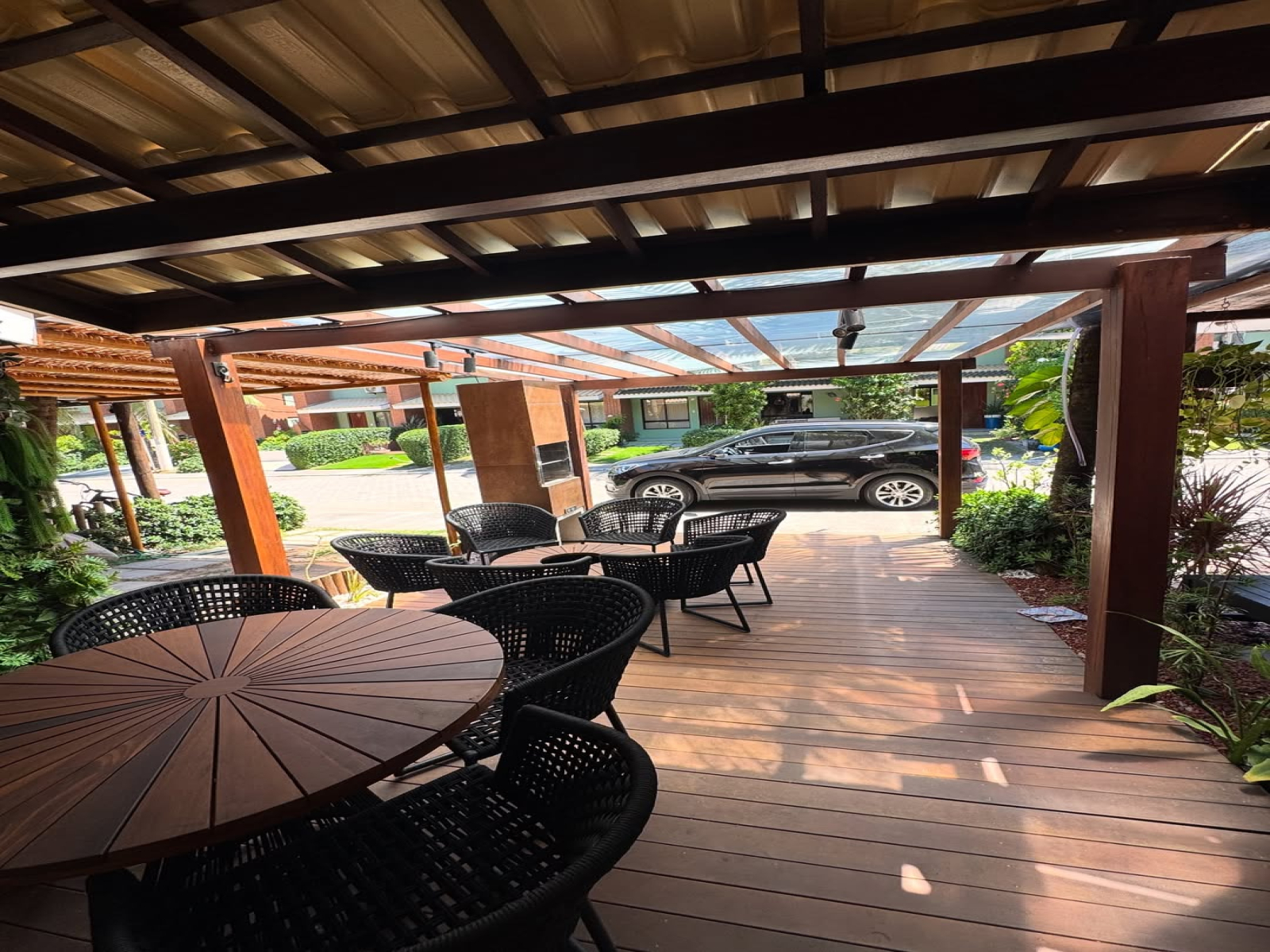 Triplex em condomínio fechado